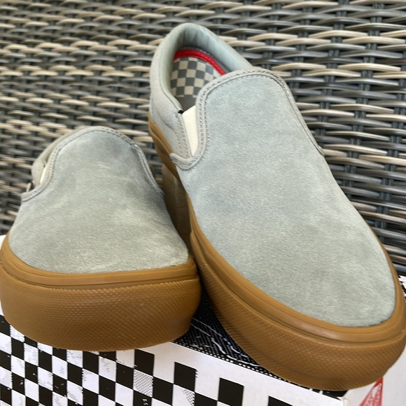 Vans Men’s Skate Slip-On Grey/Gum
VN0A5FCAN3Z
Sneakers - Picture 6 of 16